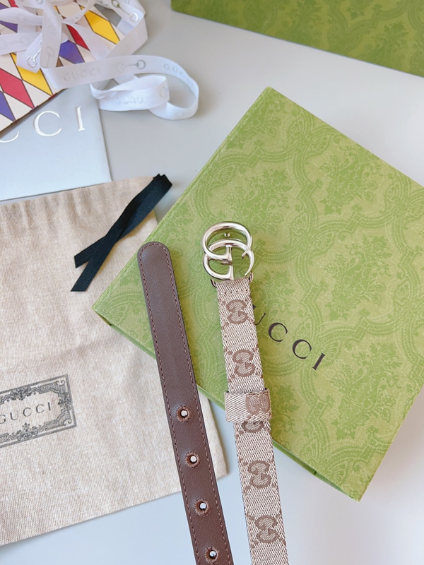 スーパーコピーグッチベルト角部分ディテール